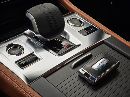 Jaguar F-PACE Jaguar F-Pace 2.0 R-Dynamic SE 404cv (Híbrido)