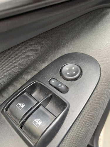 Fiat Punto 1.4 ATTRACTIVE 8V FLEX 4P MANUAL