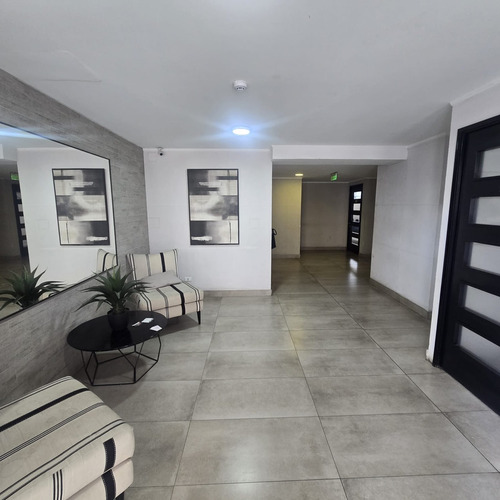 Se Vende Dpto. Con Vista Despejada Al Oriente Macul