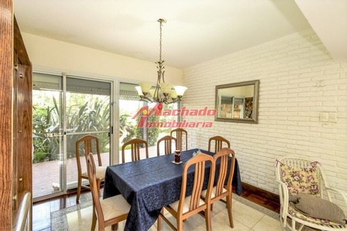 Casa De Seis Dormitorios En Venta - Playa Mansa - Ref: 5438
