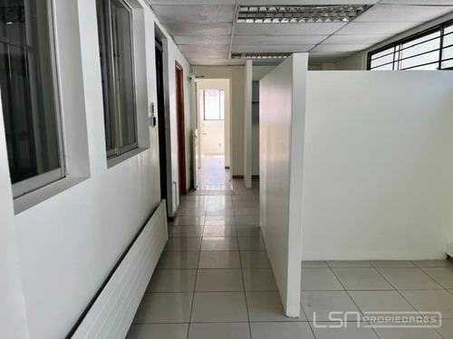 Oficina En Venta (gran Casa) Cercana A Metro Los Leones