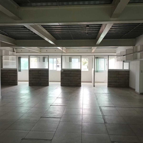 ¡oportunidad Única En Las Arboledas! Edificio De Uso Mixto En Renta,.