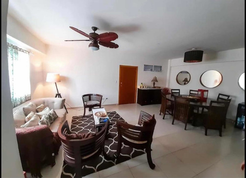 Imagen 4 de 12 de Vendo Millón Segundo Nivel Tres Habitaciones Dos Parqueos
