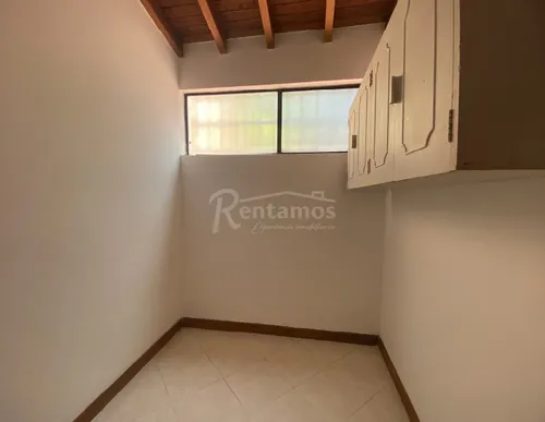 Apartamento En Arriendo En El Castillo. Cod A776131