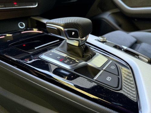 Audi A4 2.0 T 40 Tfsi S Line 190Hp