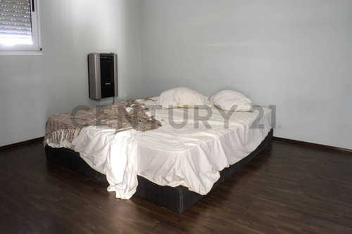 Casa En Venta Funes