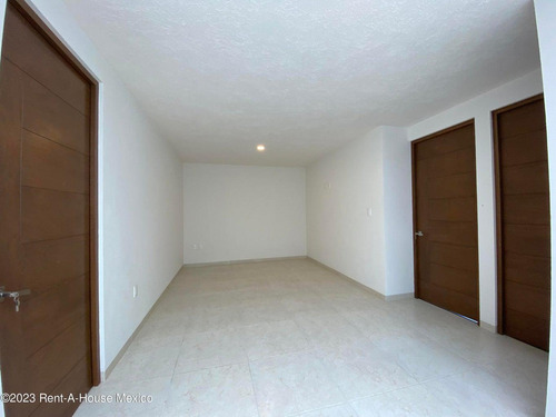 Casa En Venta En San Salvador Tizatlalli Metepec Gis 24-1102