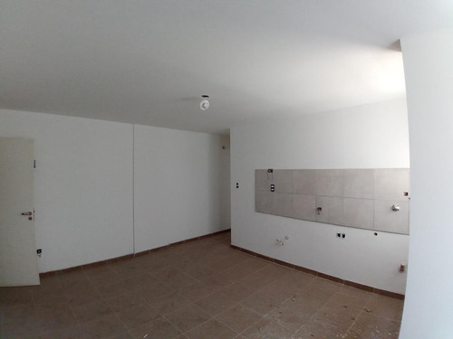Imagen 5 de 10 de Venta - San Vicente - 1 Dorm Frente A Plaza Lavalle
