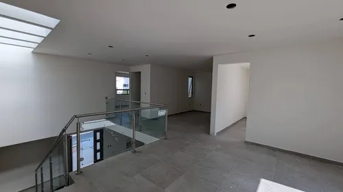 Casa En Venta En Zibatá, Club De Golf, 4 Recámaras, 3 Baños, 3 Estacionamientos