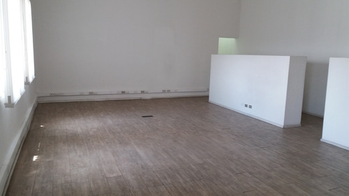 Excelente Oficina Metro Moneda 210m2