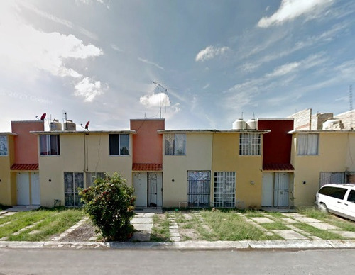 Se Vende Casa De Recuperación Bancaria En C. Laureles, El Salto, Jalisco. Arf