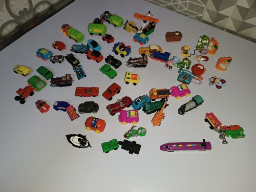 Lote De Carrinhos E Bonequinhos Kinder Ovo (Usado)