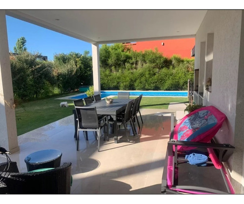 Casa En Venta En Los Alisos, Nordelta, Tigre!