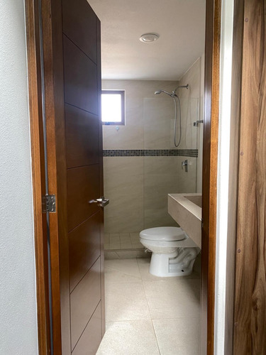 Hermosa Y Cómoda Casa En Venta En Calimaya.