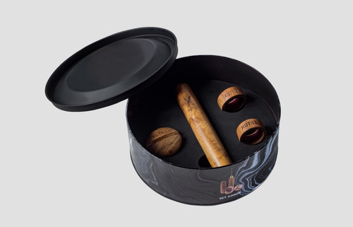 Set Junior Con Sacacorchos Neumatico Estuche Tubular
