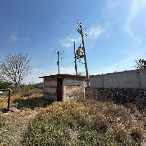 Magnífico Rancho Ganadero Con Excelentes Instalaciones Sup. 25 Hectáreas.