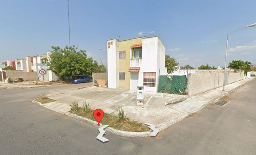 Casa Con Terreno Excedente En Renta, Esquina, En Ciudad Caucel