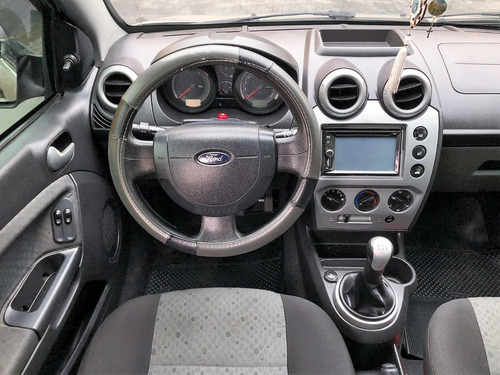 Imagem 15 de 18 de Ford Fiesta Se 1.6 2014 Completo Flex