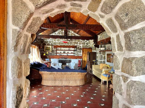 Casa En Inmejorable Ubicación, Algarrobo (68693)