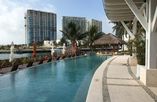 Casa Con Acceso A La Playa, En Venta, Puerto Cancún