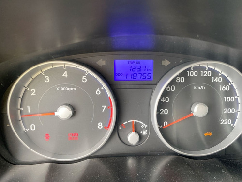 Imagen 15 de 25 de Hyundai Accent Gls 2010