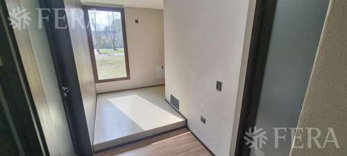 Venta Casa 4 Ambientes Con Piscina En Miralagos - La Plata