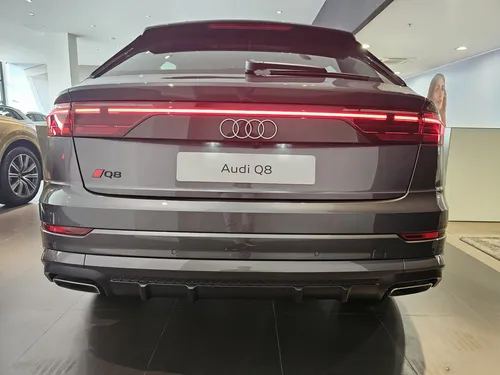 Audi Q8 S Line