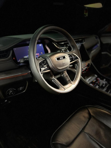 Jeep Grand Cherokee Overland 2023
