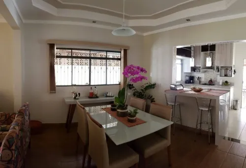 Casa - Cajuru/sp