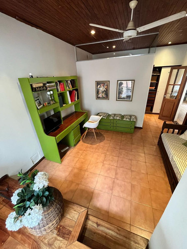 Impecable Casa Centrica De 3 Dormitorios En Venta