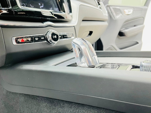 Volvo XC60 2.0 T8 HYBRID R-DESIGN AWD GEARTRONIC