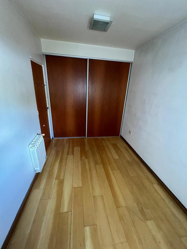 Departamento De 2 Dormitorios En Alquiler En 48 E/ 24 Y 25