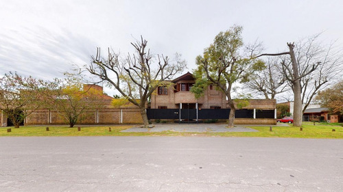 Imagen 1 de 30 de Casa En City Bell Calle 13c Esq. 464 Dacal Bienes Raices