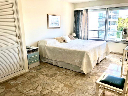 Amplio Apartamento En Excelente Complejo Con +amenities En Playa Mansa- Ref: 30883