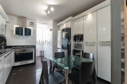 Imponente Y Moderno Ph En Venta En Los Chaguaramos. Yr25-18095. Servicio De Agua Constante, Gas Directo, Internet De Fibra Óptica Y Línea Cantv.