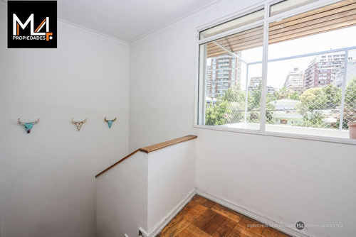 Casa En Venta En Las Condes 3 Dormi, Mas Servicio Y Estar