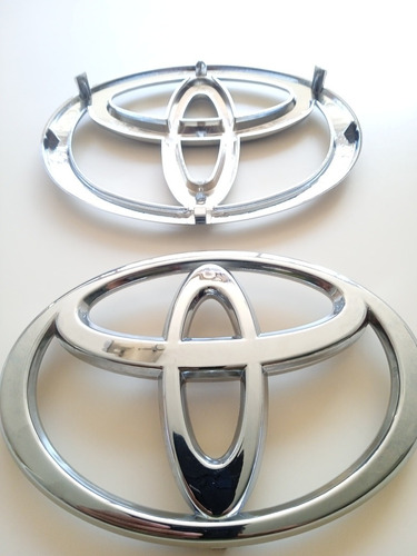 Emblema Frontal De Parrilla Para Toyota Fortuner 2007-2009