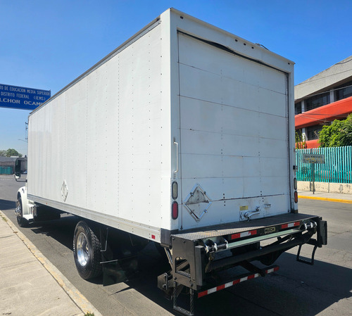 Camion Freightliner M2 106 Caja Seca Aut 2017