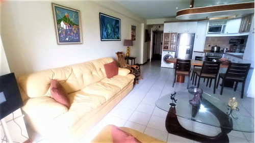 Apartamento En Paraiso Ii, En Venta