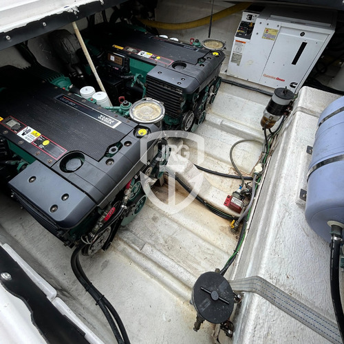 Lancha Maxmarine 43 2012 (com Ar E Gerador Kohler)