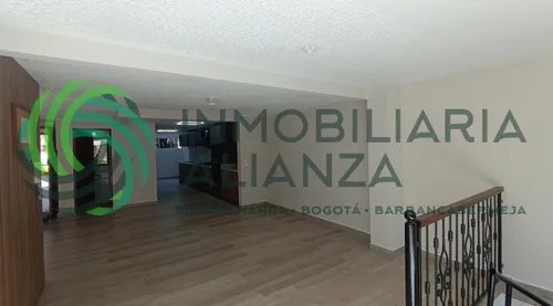 Casa En Venta En Lagos Del Cacique. Cod V61435