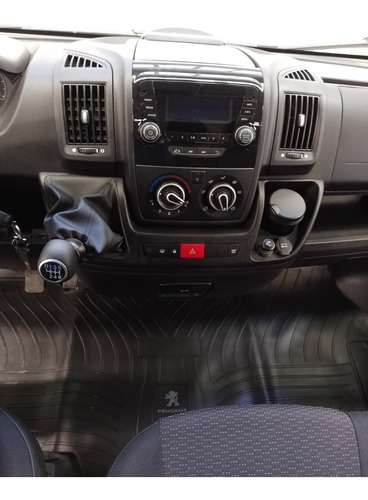 Imagen 7 de 17 de Peugeot Boxer Premiun Minibus 2.2 Hdi 440 L4 H2 130cv