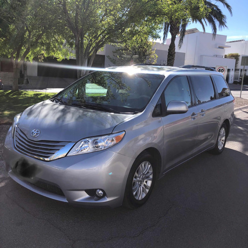 Toyota Sienna Xle At