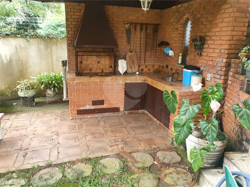 Imagem 10 de 30 de Linda Residência Em Um Bolsão Residencial Em Interlagos, Toda Rodeada Por Um Jardim. - Reo635752