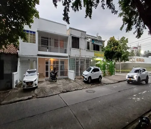 Vendo Casa Bifamiliar De Dos Pisos En San Fernando Sur Cali, Apartamentos, Local,oficina