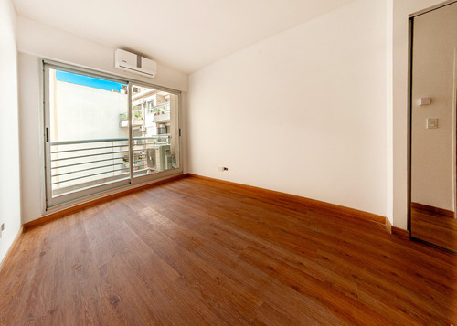 Venta Departamento En Palermo Piso Entero Con Balcón. 4 Ambientes Con Dependencia