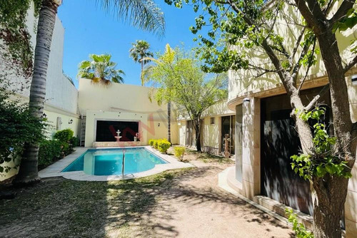 Experimenta El Lujo Y La Comodidad En Esta Impresionante Residencia Con Una Superficie De 600 M2 ...