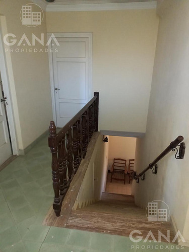 Venta Oliveros , Importante Propiedad En Lote De 17.761 M2, 3 Dormitorios, Pileta, Parrillero. 2 Garage.