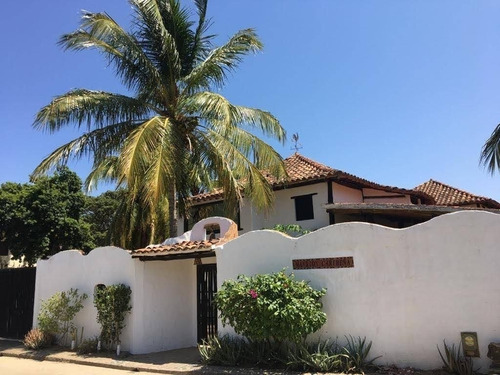Venta De Casa Colonial En Sector Santa Isabel, La Asunción, Nueva Esparta. Mdf