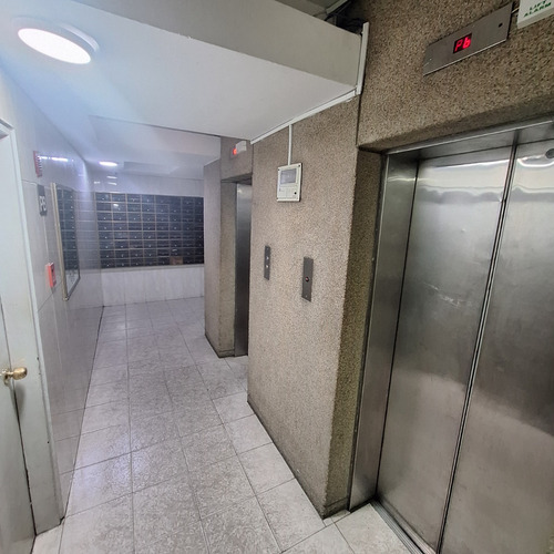 Alquilo Apartamento En Torre Park Aveneu, Horizonte, 50mts. Puesto Techado, A/a, Cocina, Excelente Seguridad Oficina En Alq